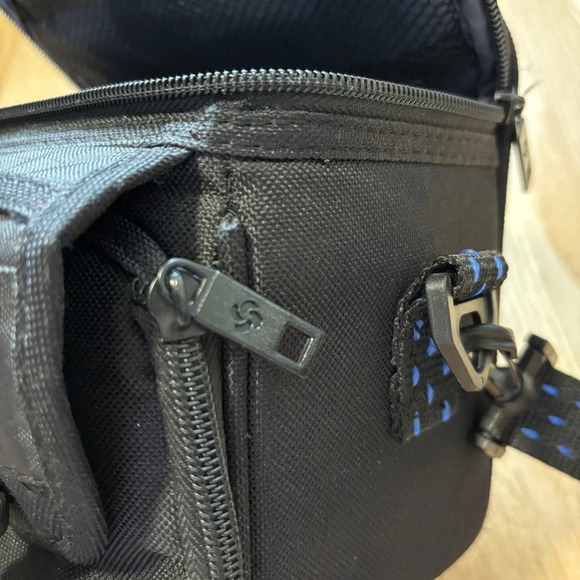 90's Padded Samsonite Camera Bag w Shoulder Strap Many POCKETS BLACK Blue Nylon - Picture 6 of 6